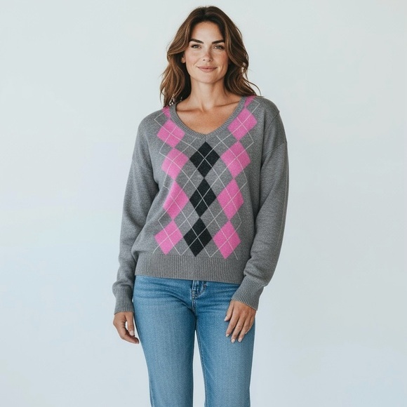 Izod Sweaters - Izod Gray Sweater with Pink Argyle Design